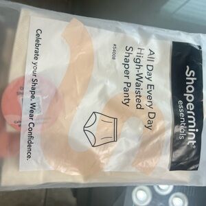 Shapermint Cream Party Supplies Set